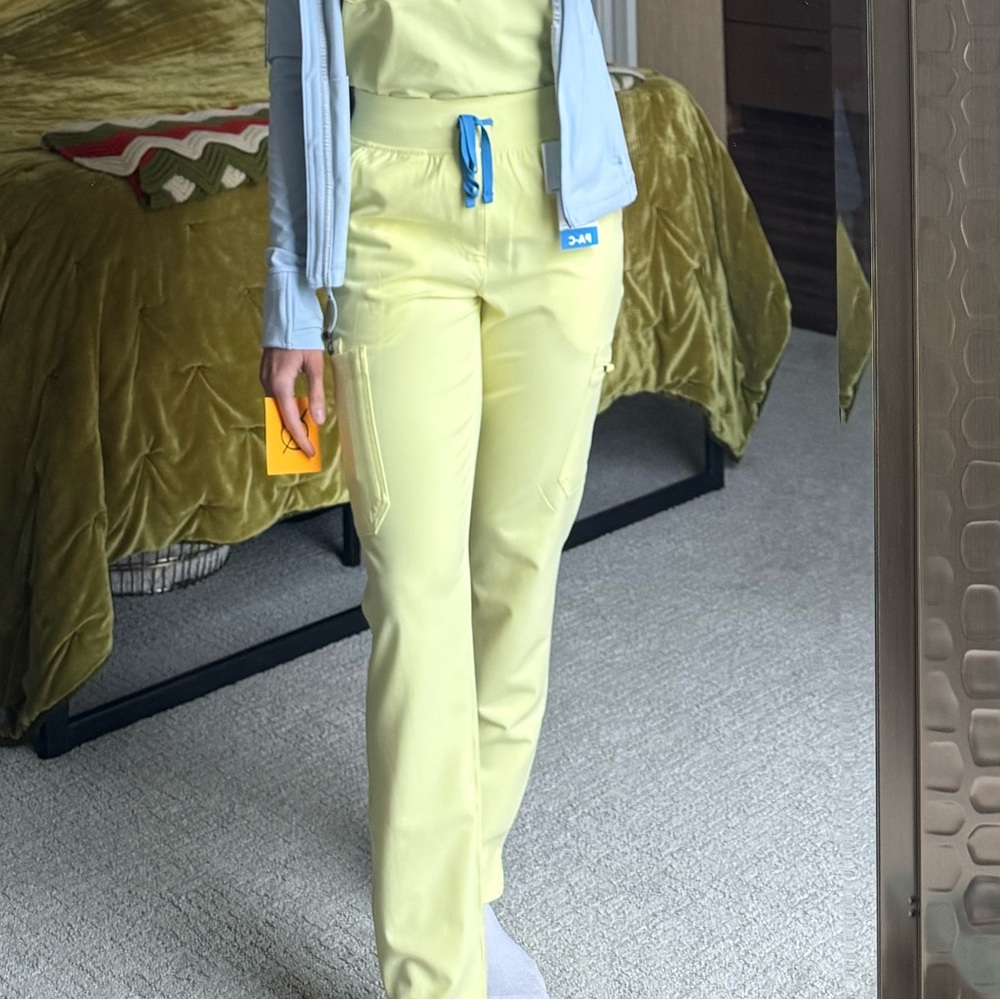 Figs Women’s Yola Skinny High Waisted Scrub Pants - Canary Yellow